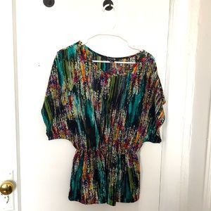 Cute multi colored top, perfect for fall!
